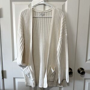 American Eagle MEDIUM, knit cardigan